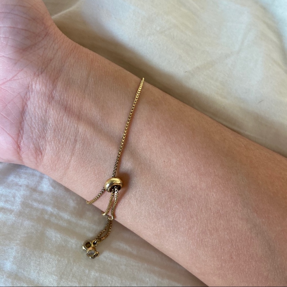 Dainty adjustable chain bracelet - Picture 2 of 3